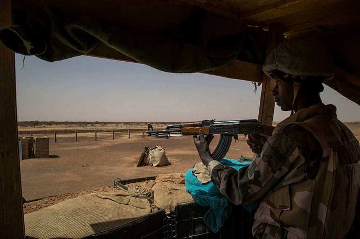 Un homme du contingent nigerien de la Minusma à Ménaka, en 2015. © Photo MINUSMA/Marco Dormino