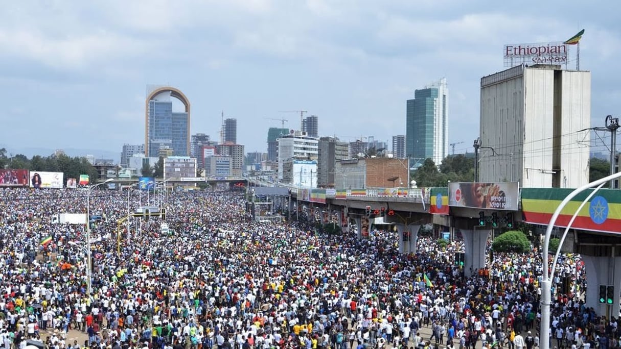 Des milliers de personnes réunies le 23 juin 2018 sur la place Meskel d’Addis Abeba pour soutenir le Premier ministre Abiy Ahmed. © afp.com/SAMUEL HABTAB GEBRU