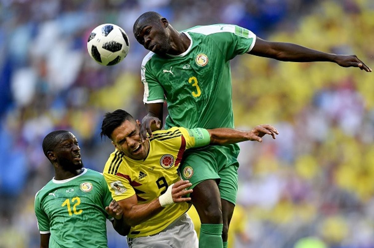 Un duel rugueux entre Kalidou Koulibaly et Radamel Falcao, le 28 juin 2018 au Mondial en Russie. © Martin Meissner/AP/SIPA