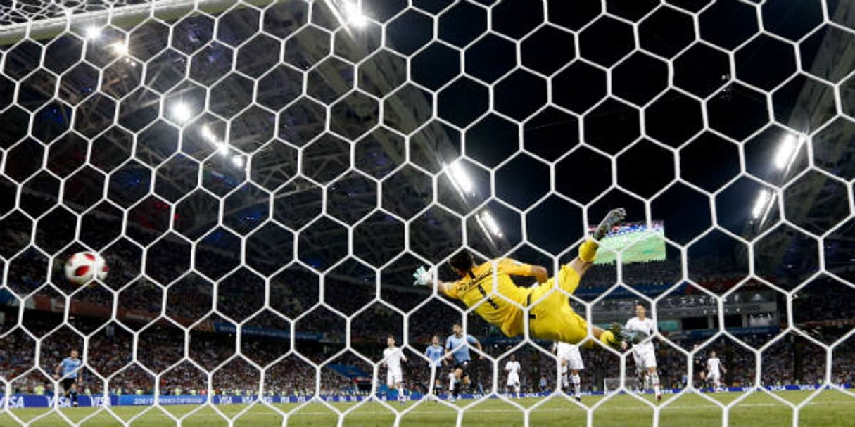 Le deuxième but de l’Uruguayen face au Portugal, le 30 juin, en 8e de finale du Mondial 2018 en Russie. © Andre Penner/AP/SIPA