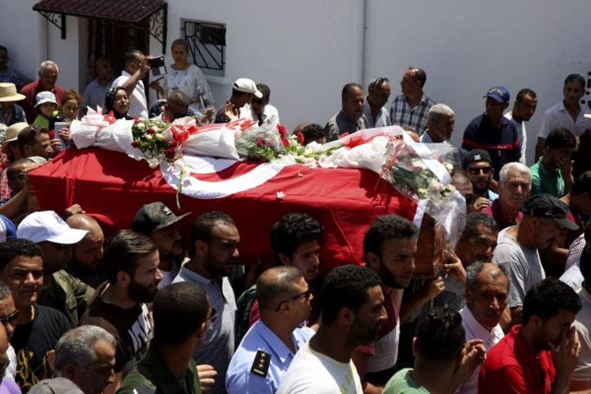 Enterrement des policiers tués le 8 juillet 2018 lors d’un attentat jihadiste. © Hassene Dridi/AP/SIPA