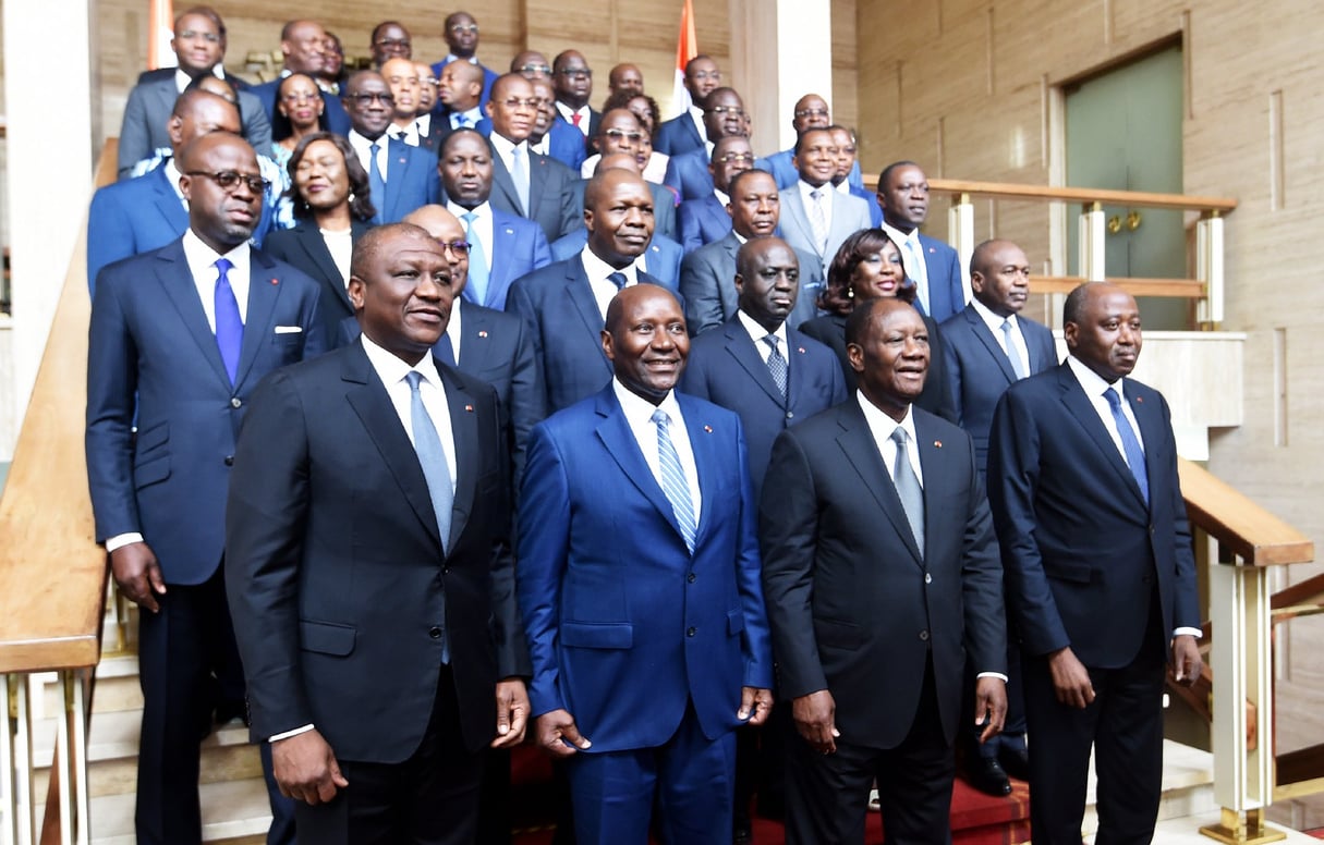 Le nouveau gouvernement, à Abidjan, le 11 juillet. © SIA KAMBOU/AFP