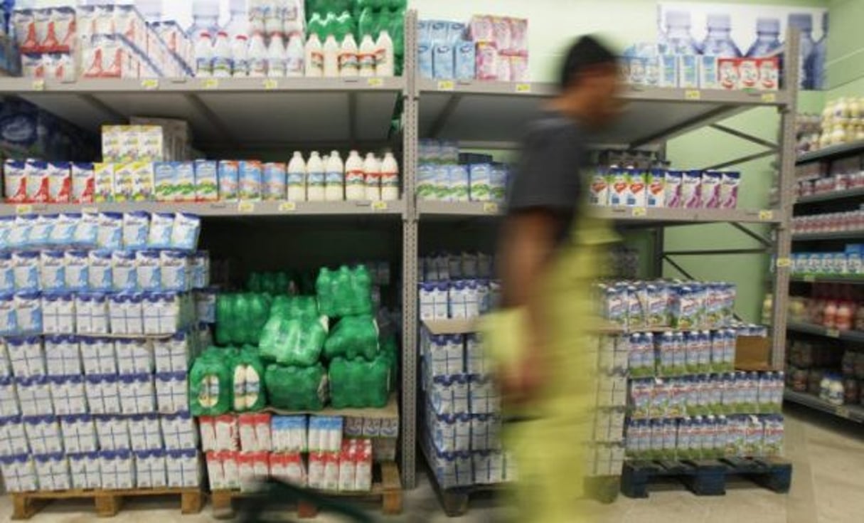 Du lait dans un supermarché à Tunis. © Ons Abid pour Jeune Afrique
