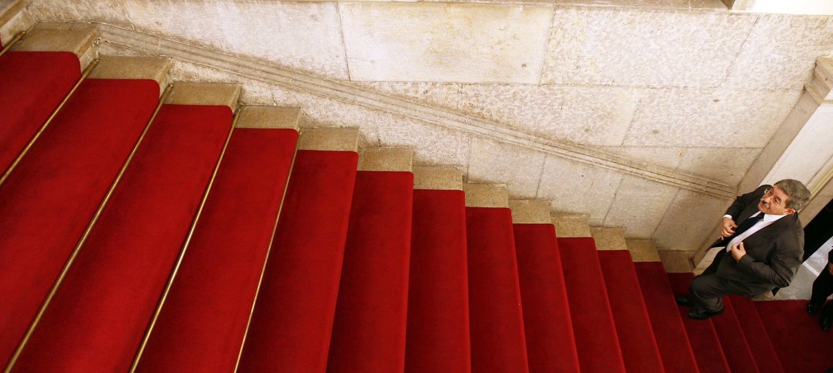 À son arrivée au palais présidentiel de Belém, à Lisbonne, le 9 novembre 2010, pour une rencontre avec Aníbal Cavaco, alors président du Portugal. © Rafael Marchante/REUTERS