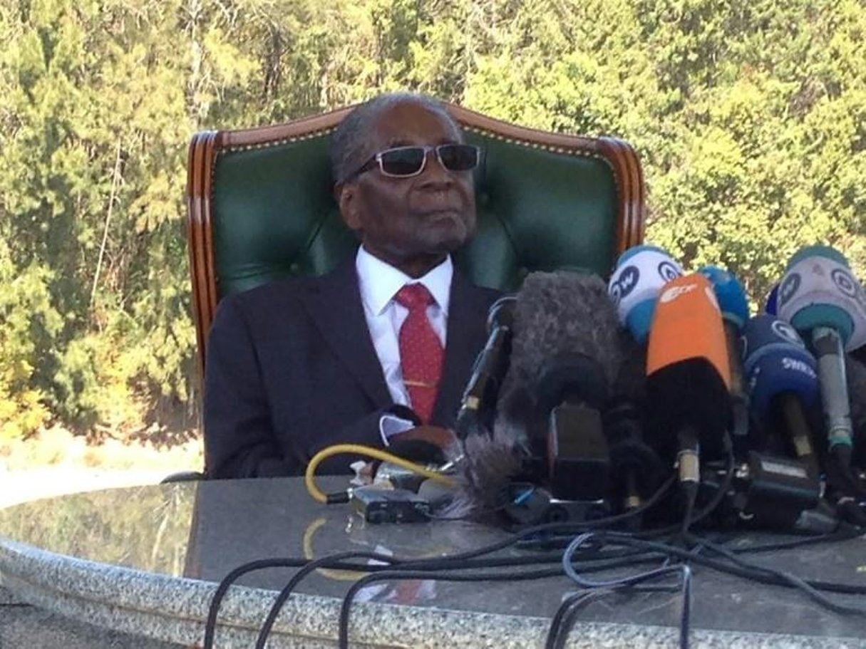 L’ex-président zimbabwéen s’adresse à la presse, à Harara le 29 juillet 2018. © Jekesai Njikizana/AFP.