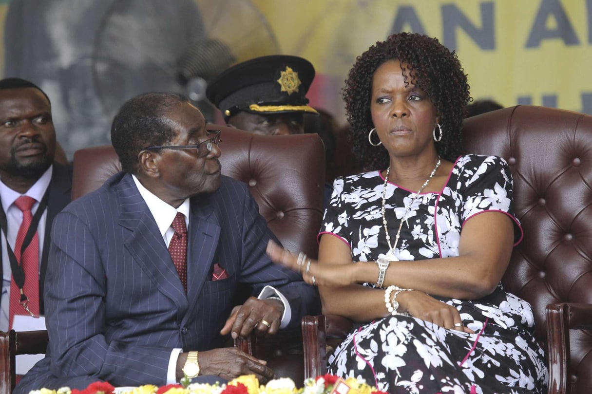 Robert Mugabe et son épouse, en février 2016. © T. Mukwazhi/AP/SIPA