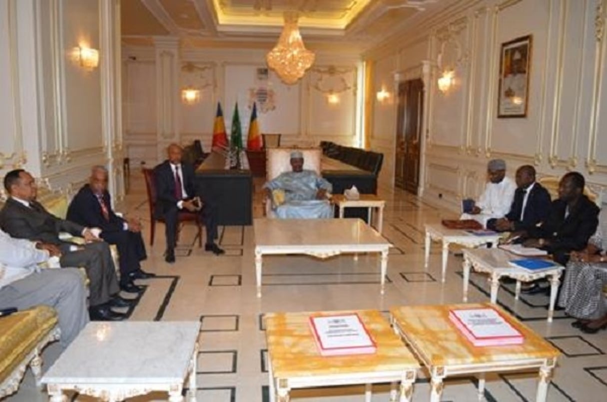 Cérémonie de signature d’un accord pour la création de la nouvelle compagnie aérienne tchadienne., le 7 août 2018 © Présidence du Tchad (Facebook)
