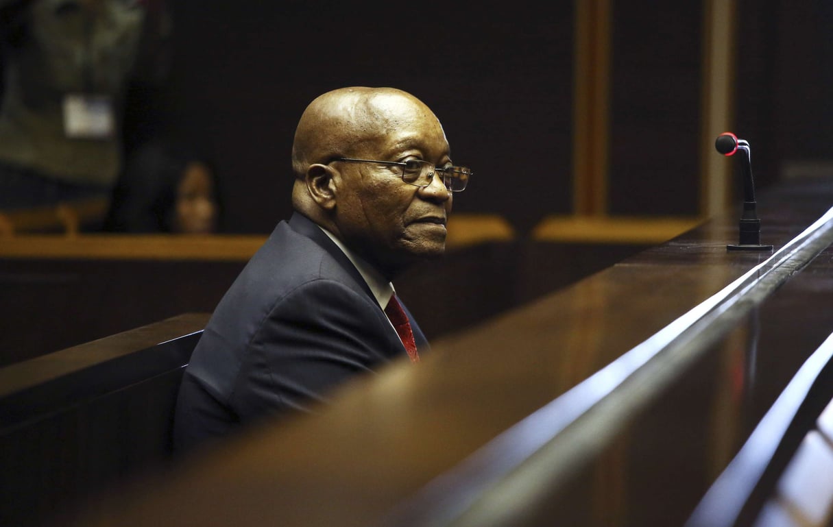 L’ancien président sud-africain Jacob Zuma sur le banc des accusés à la Haute Cour de Pietermaritzburg, en Afrique du Sud, le vendredi 27 juillet 2018. © Phil Magakoe/AP/SIPA