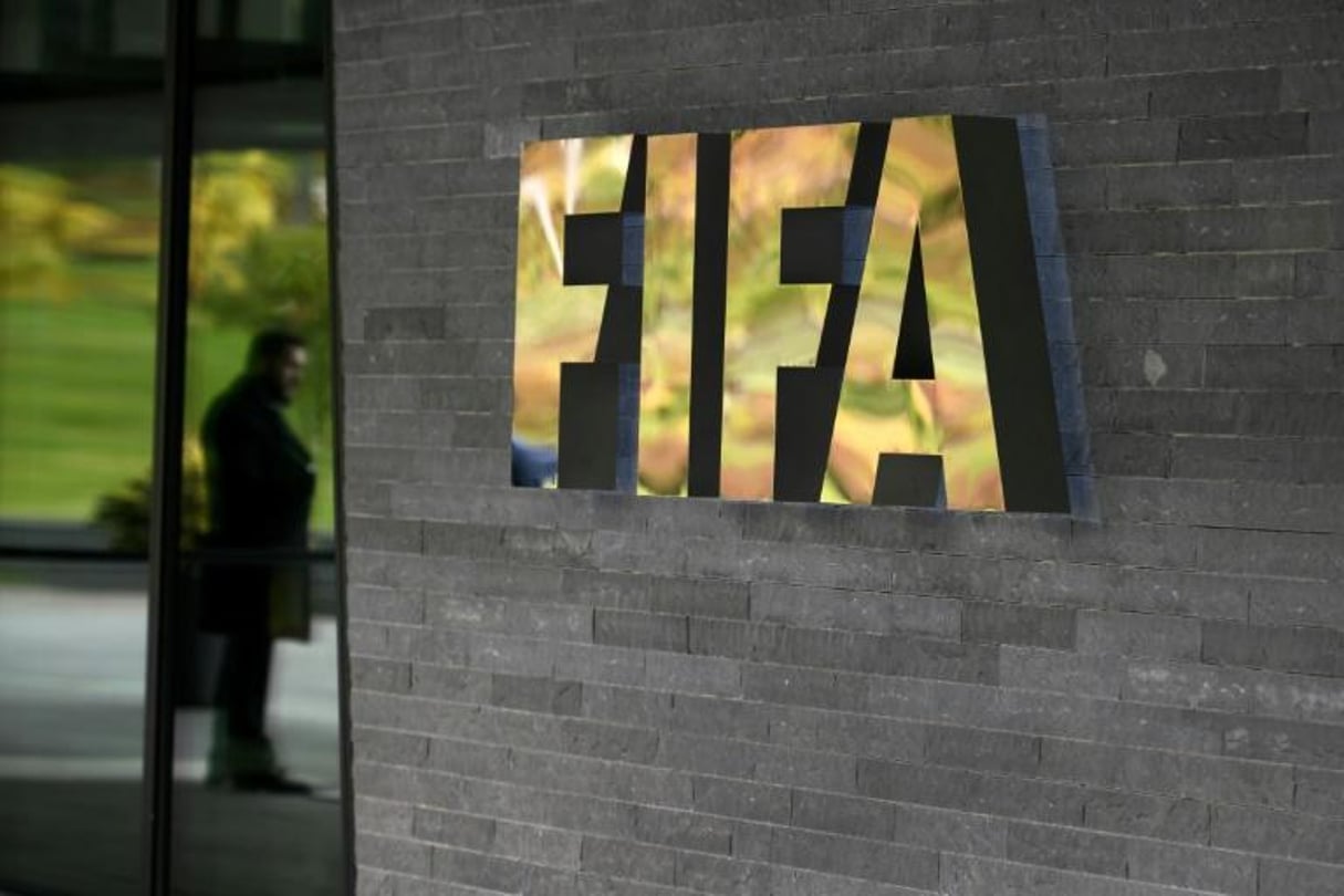 La tutelle de la Fifa sur la fédération camerounaise (Fécafoot), qui devait prendre fin le 31 août, est prolongée jusqu’à décembre. © FABRICE COFFRINI / AFP