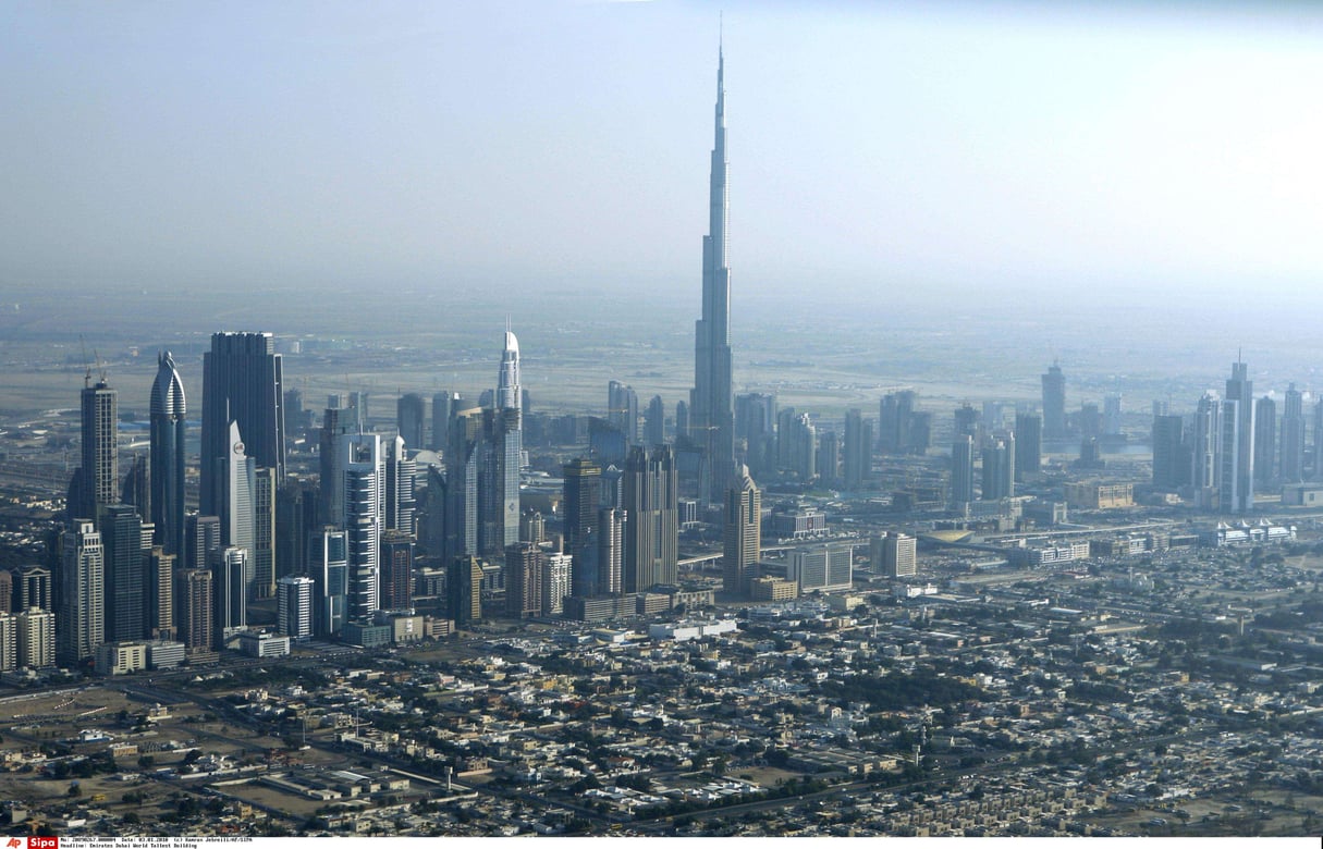 Le Burj Khalifa de Dubaï, aux Émirats arabes unis, est le plus haut bâtiment du monde. © Kamran Jebreili/AP/SIPA