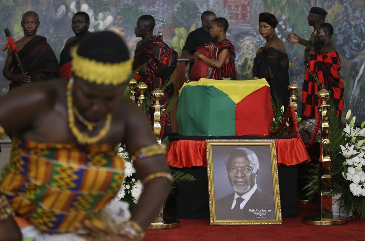Des milliers de Ghanéens ont rendu hommage à Kofi Annan, à la veille de la cérémonie nationale organisée le jeudi 13 septembre 2018. © Sunday Alamba/AP/SIPA