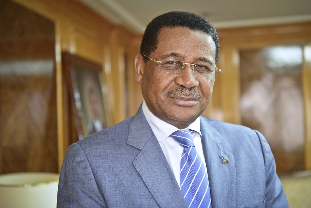 Daniel Ona Ondo, président de la Commission de la Cemac, ancien Premier ministre gabonnais, dans son bureau, à Libreville, le 28 janvier 2016. © Xavier Bourgois pour JA