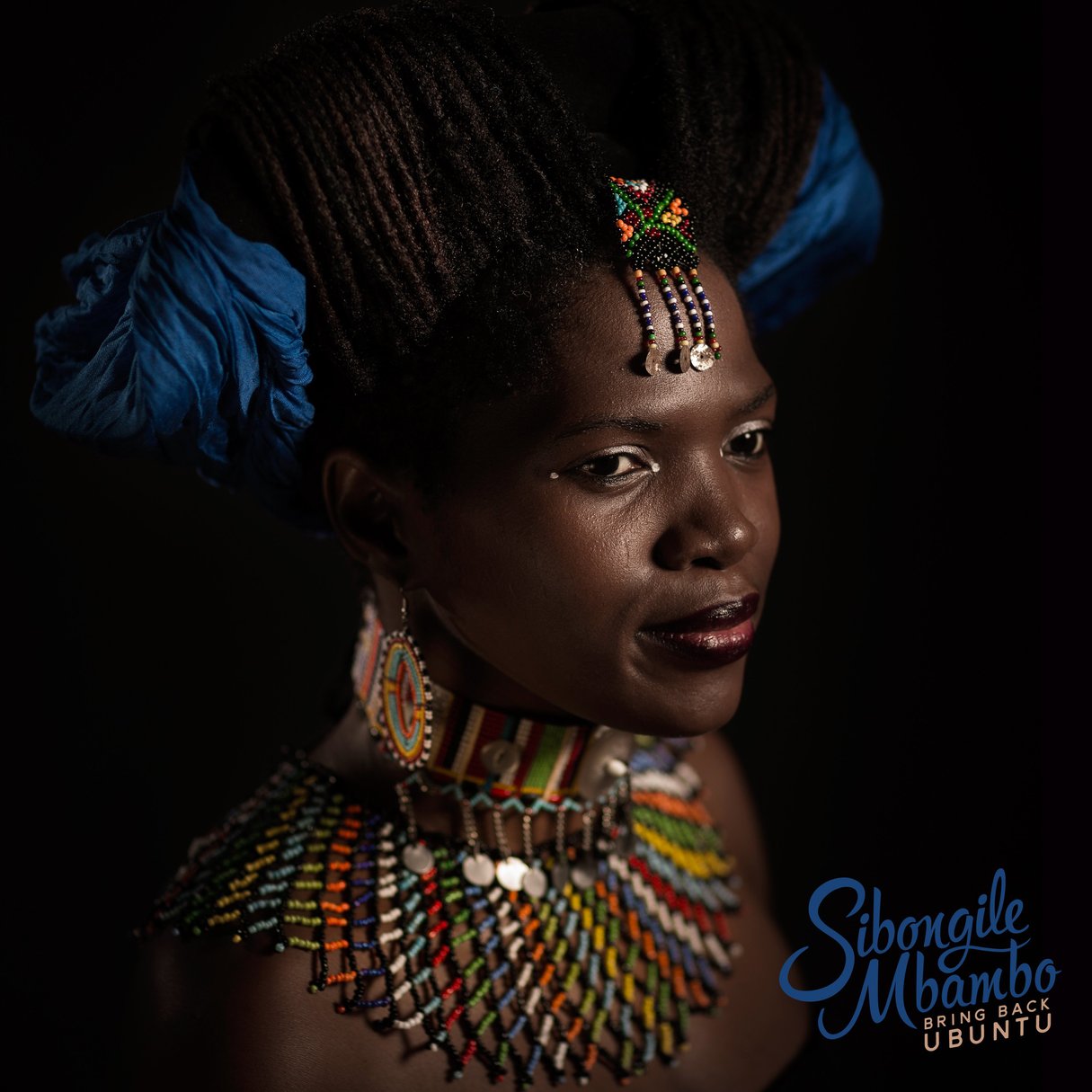 « Bring Back Ubuntu », de la chanteuse Sibongile Mbambo, sort le 4 octobre 2018. © Patrick Gherdoussi