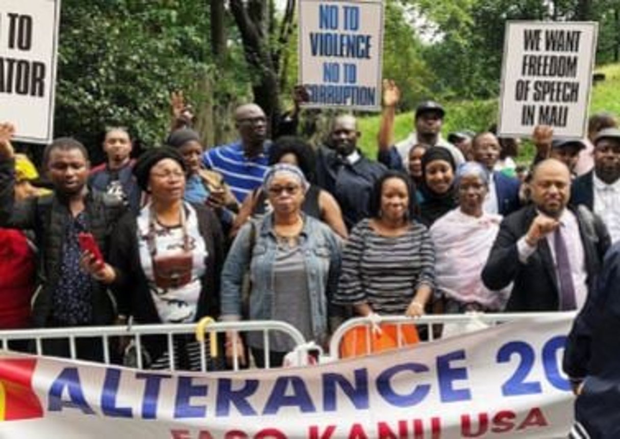 Opposants maliens manifestant contre Ibrahim Boubacar Keïta, à New York, le 26 septembre 2018. © Copie d’écran twitter