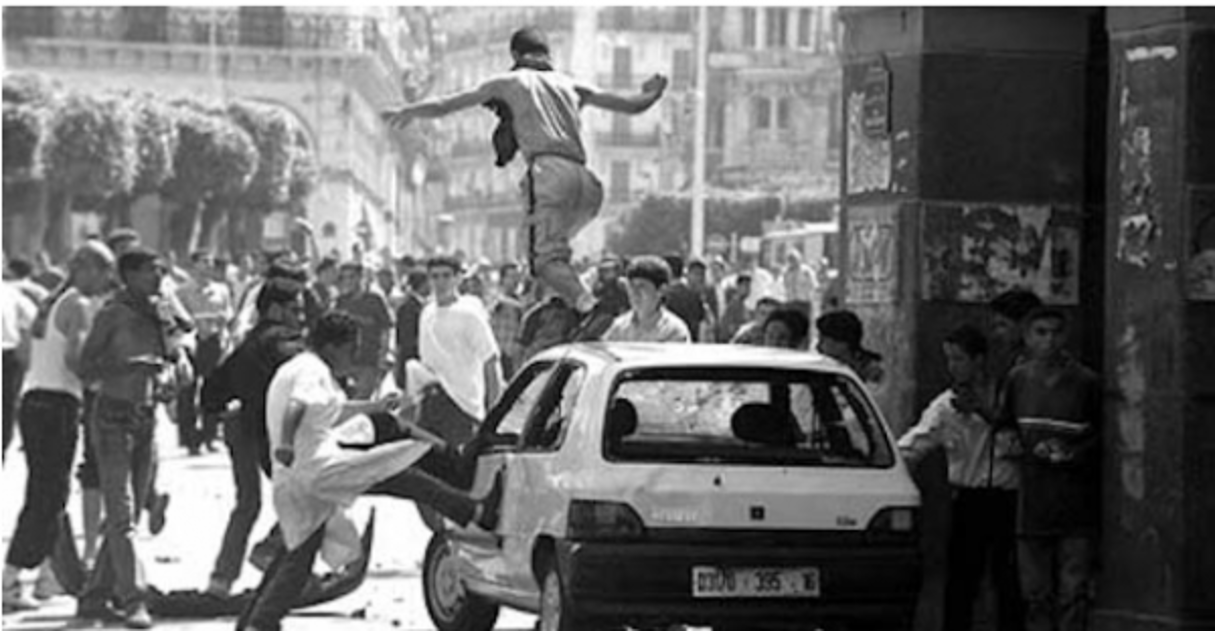 Une image extraite d’un documentaire sur les événements d’octobre 1988 à Alger. © Capture d’écran Youtube