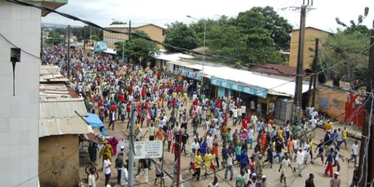 Le 28 septembre 2009, des manifestants se dirigent vers le Stade du 28-Septembre, à Conakry, en Guinée. © IDRISSA SOUMARE/AP/SIPA