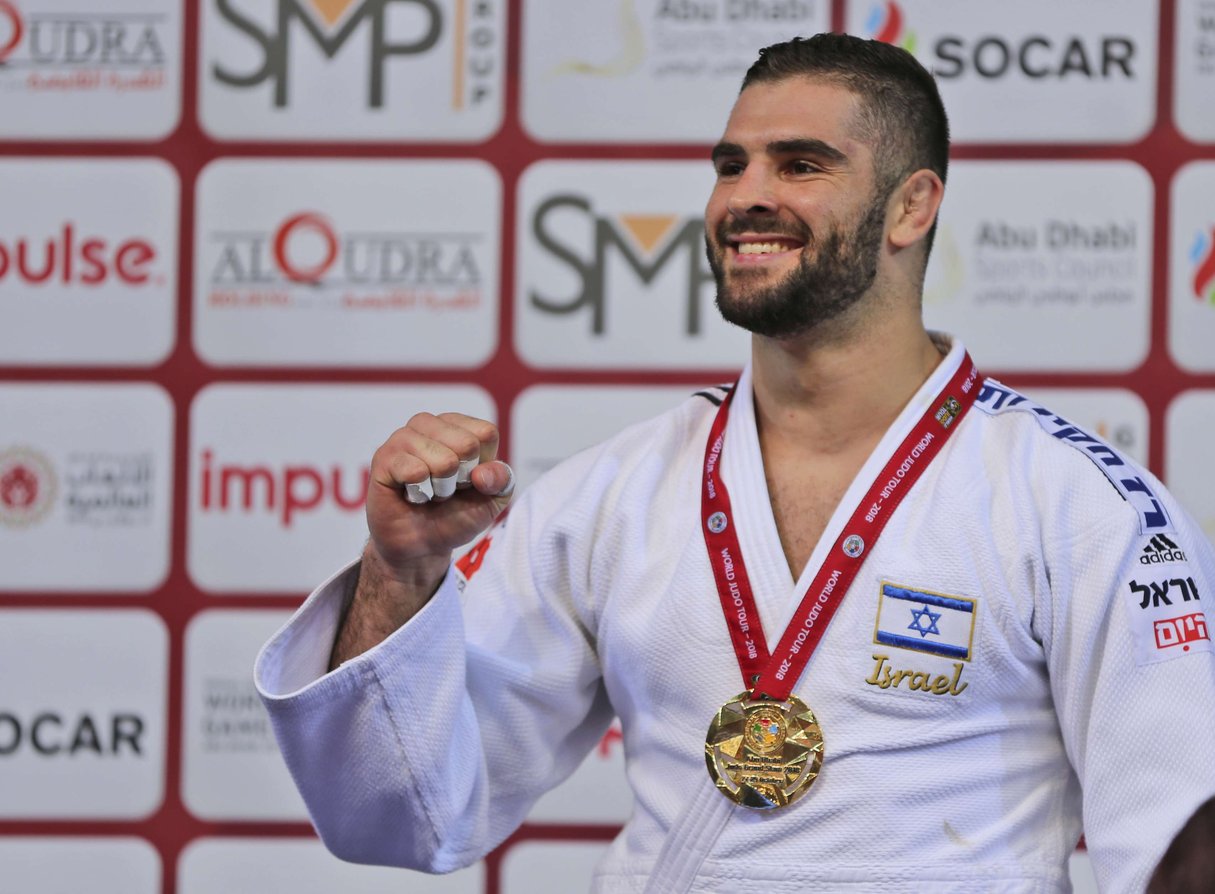 Le judoka israélien Peter Paltchik, avec sa médaille d’or remportée au Tournoi d’Abu Dhabi. © Kamran Jebreili/AP/SIPA