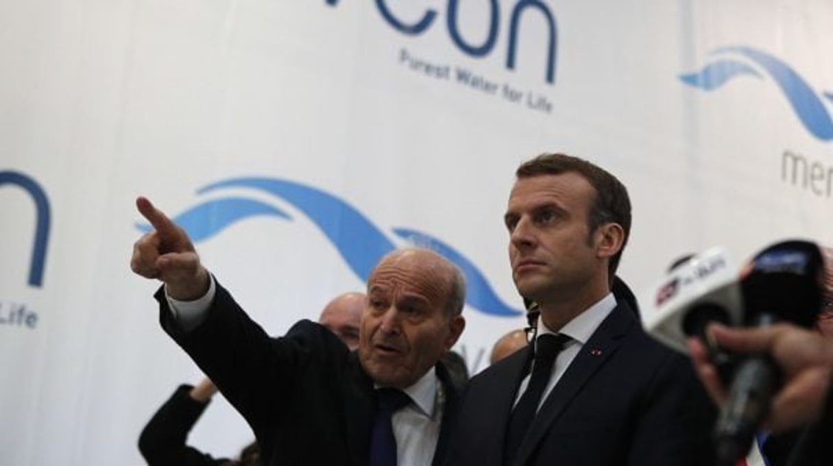 Le PDG de Cevital, Issad Rebrab, et le président français, Emmanuel Macron, à Charleville-Mézière, le 7 novembre 2018. © Francois Mori/AP/SIPA