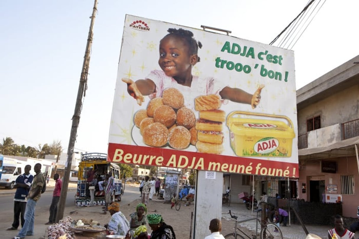 Affiche de publicité Patisen, à Dakar, Sénégal. © Antoine Tempé/Picturetank pour JA