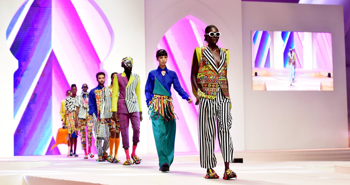 Le Festival international de la mode en Afrique (Fima) a remis le 22 novembre ses trophées aux stylistes en herbe, mannequins débutants mais aussi artisans bijoutiers et maroquiniers à l’issue d’une superbe soirée de défilés. © FIMA2018