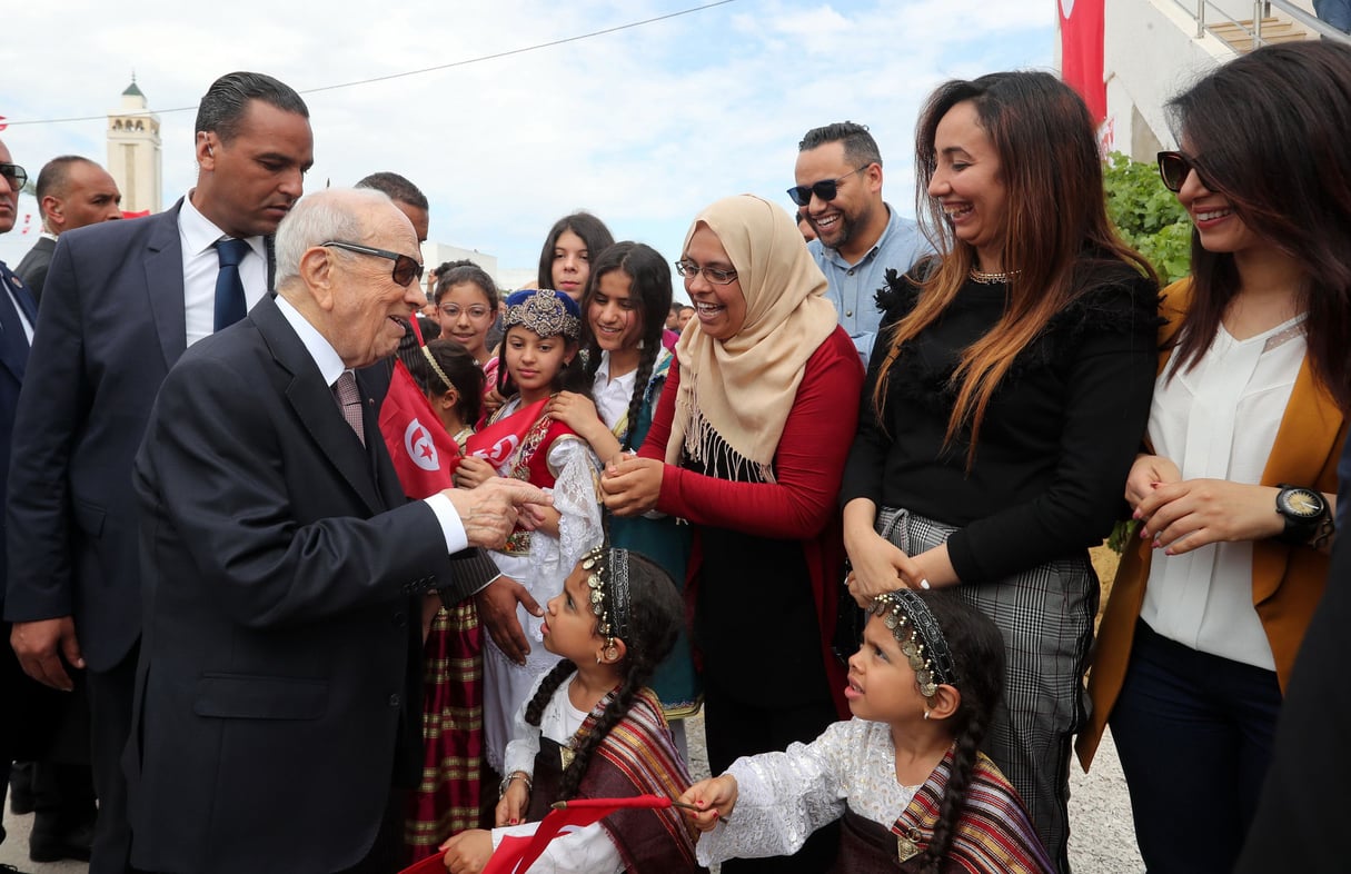 Tunisian President Beji Caid Essebsi shows him casing his vote at a polling station during local elections in Tunis on May 6, 2018. Tunisia held its first free municipal elections as voters expressed frustration at the slow pace of change since the 2011 revolution in the cradle of the Arab Spring.Mohamed Hammi/Sipa Press//HAMMI_8060346/Credit:HAMMI MOHAMMED/SIPA/1805070908 © Mohamed Hammi/SIPA