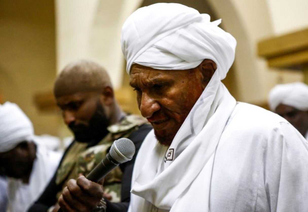 L’ancien Premier ministre Sadek al-Mahdi, leader du parti d’opposition soudanais Al-Oumma, le 19 décembre 2018 à Omdourman, près de Khartoum. © AFP