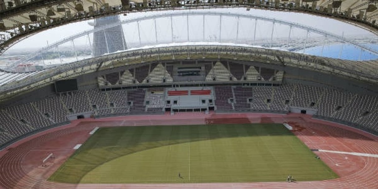 Le Khalifa International Stadium est le premier des stades climatisés que le Qatar s’apprête à livrer pour le Mondial 2022. © Vadim Ghirda/AP/SIPA