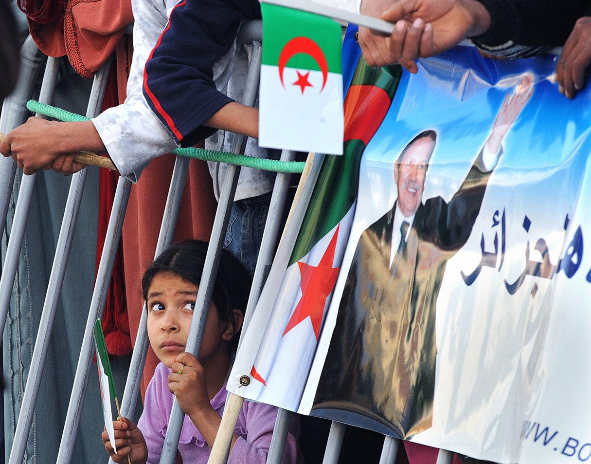 À Béchar, lors d’une manifestation de soutien au candidat Abdelaziz Bouteflika, en mars 2009. © FAYEZ NURELDINE/AFP