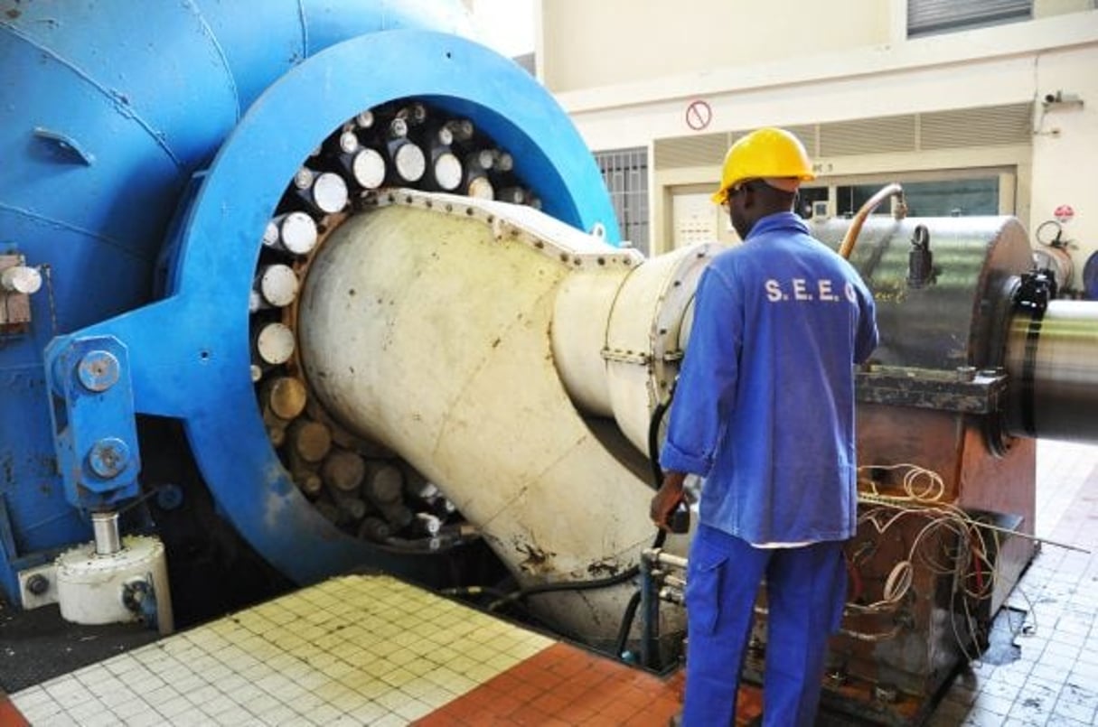 En Afrique, Veolia privilégie les contrats de distribution d’eau couplés à la fourniture d’électricité (ici, le barrage hydroélectrique de Kinguélé Tchimbélé, au Gabon). © Tiphaine Saint-Criq pour JA