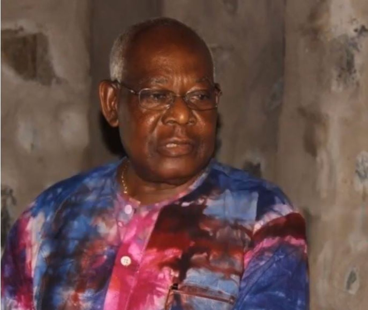 Jean Foumane Akame, membre du Conseil constitutionnel camerounais, s’est éteint le 13 janvier dans un hôpital de Genève. © Capture écran/YouTube/L’ouverture sur le Cameroun