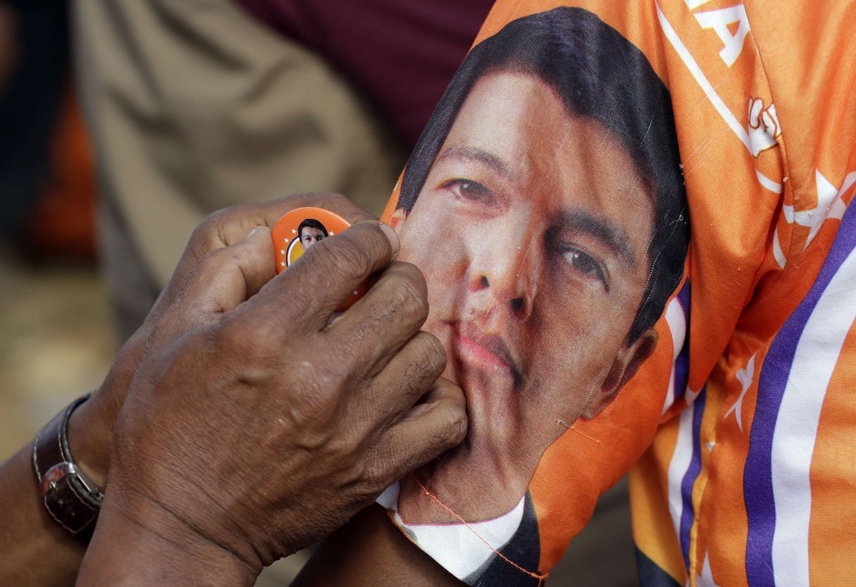 Des partisans d’Andry Rajoelina, lors de la campagne pour l’élection présidentielle. © Themba Hadebe/AP/SIPA