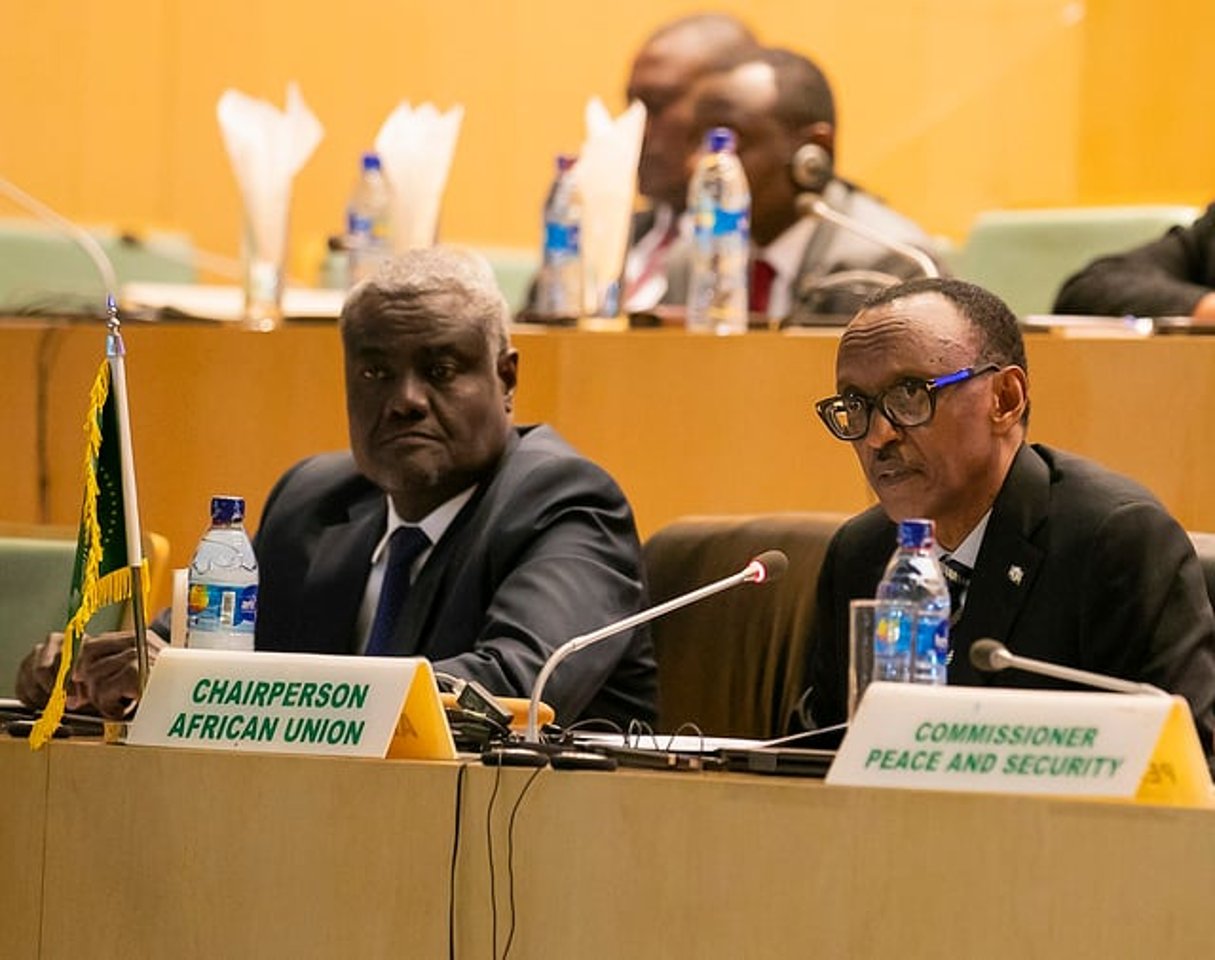 Paul Kagame, président rwandais et président en exercice de l’Union africaine et Moussa Faki Mahamat, président de la Commission de l’UA, le 17 janvier à Addis-Abeba. © DR / présidence rwandaise.