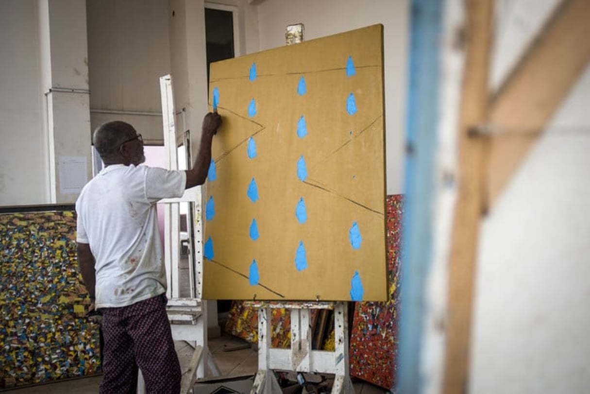 L’artiste ghanéen Ablade Glover à son studio © AFP