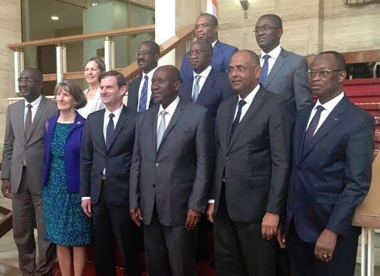 David Dale, sous-secrétaire d’État américain aux affaires politiques (3e en partant de la g.), lors d’une rencontre avec Daniel Kablan Duncan, vice-président ivoirien, à Abidjan, lundi 11 février 2019. © DR / Ambassade des États-Unis à Abidjan