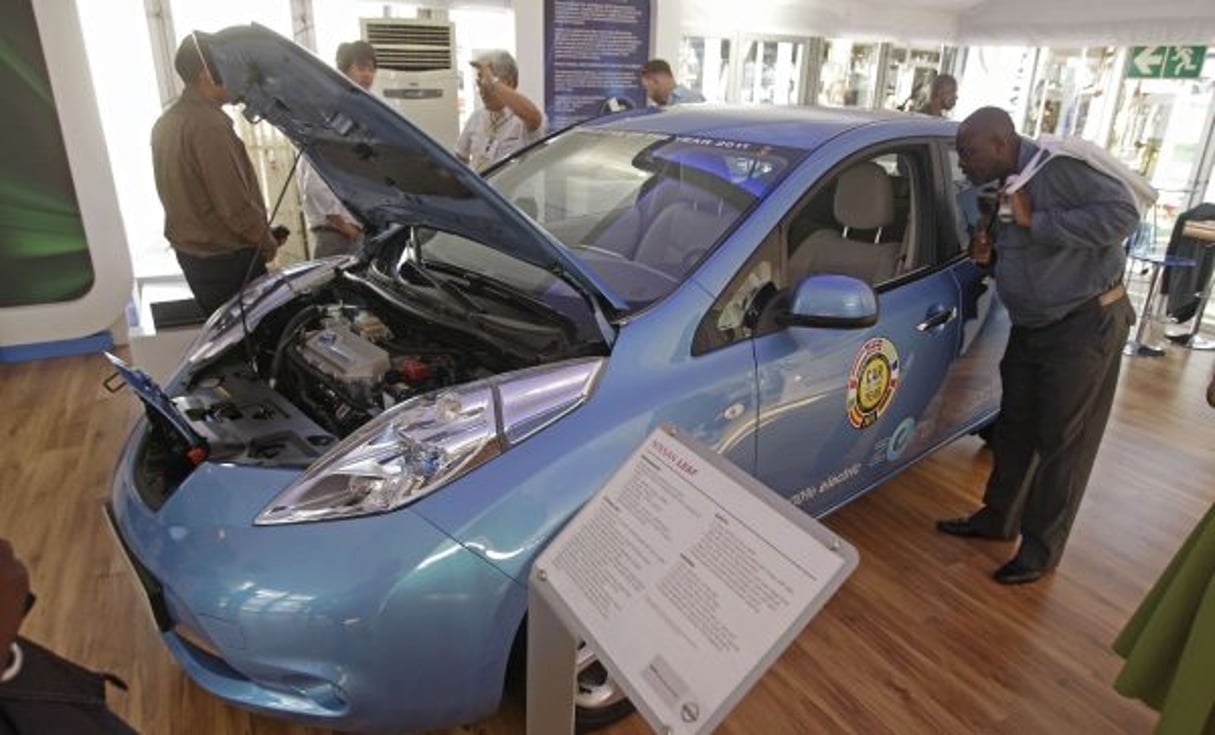 Une voiture électrique Nissan à la conférence sur le climat de Nissan, en 2011. © Schalk van Zuydam/AP/SIPA