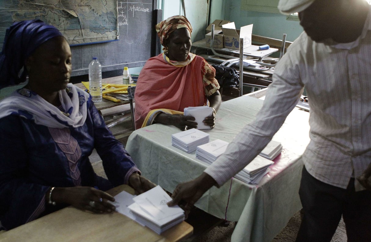 des électeurs sénégalais dans un bureau de vote,n lors de la présidentielle de 2012 (archives). &copy; Rebecca Blackwell/AP/SIPA