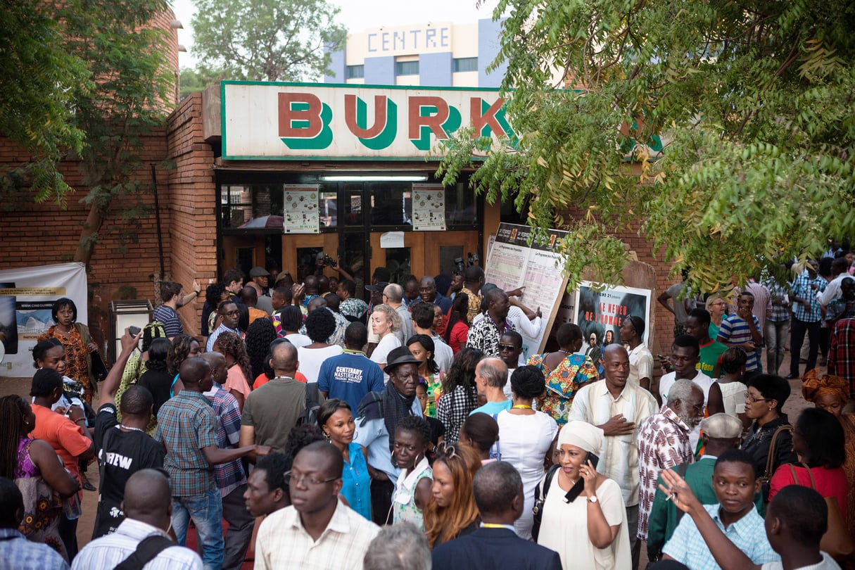 Projection du film Timbuktu sous haute sécurité à Ouagadougou. © Sophie Garcia / HansLucas