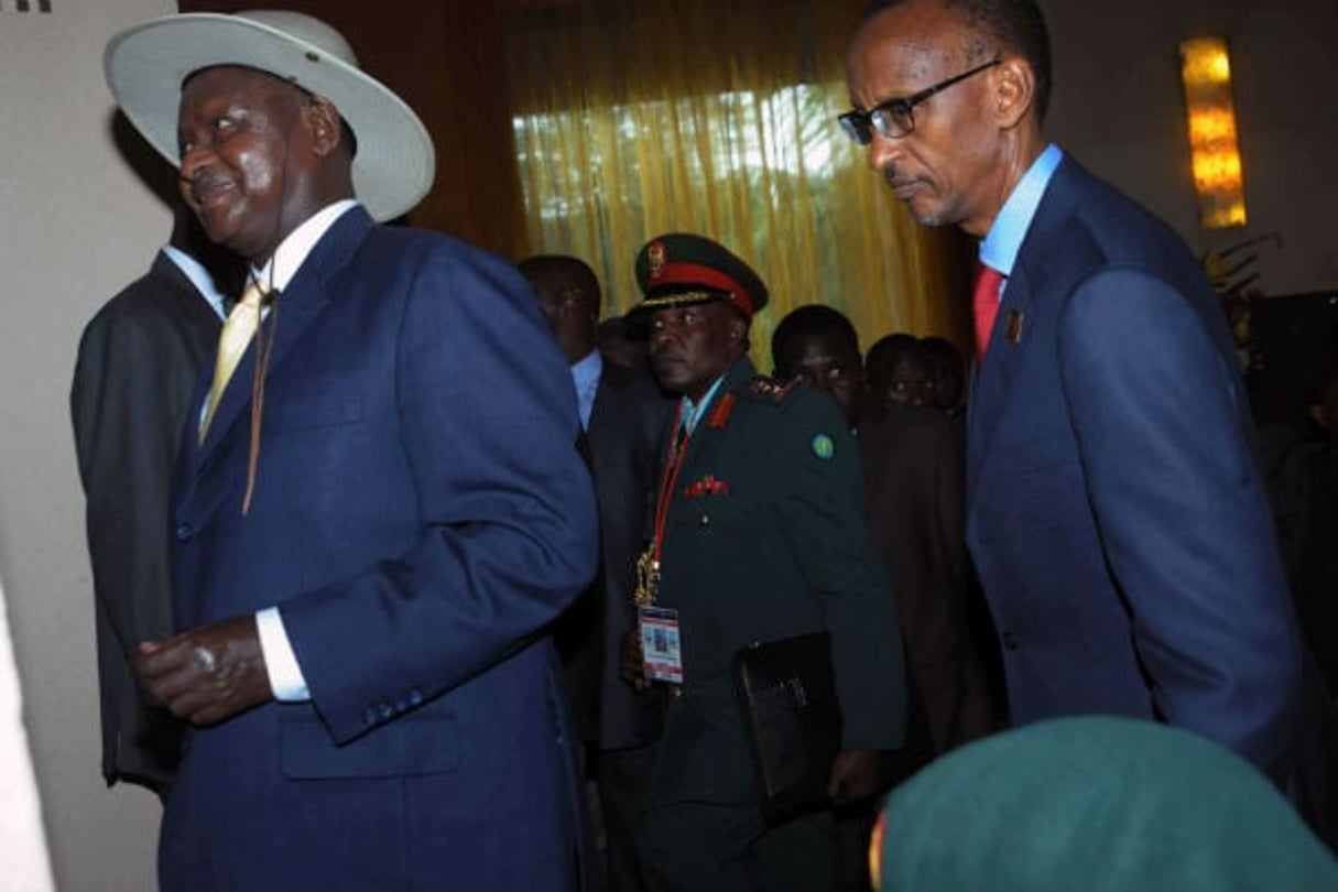 Le président ougandais Yoweri Museveni et le président rwandais Paul Kagame, à Kampala en 2012.