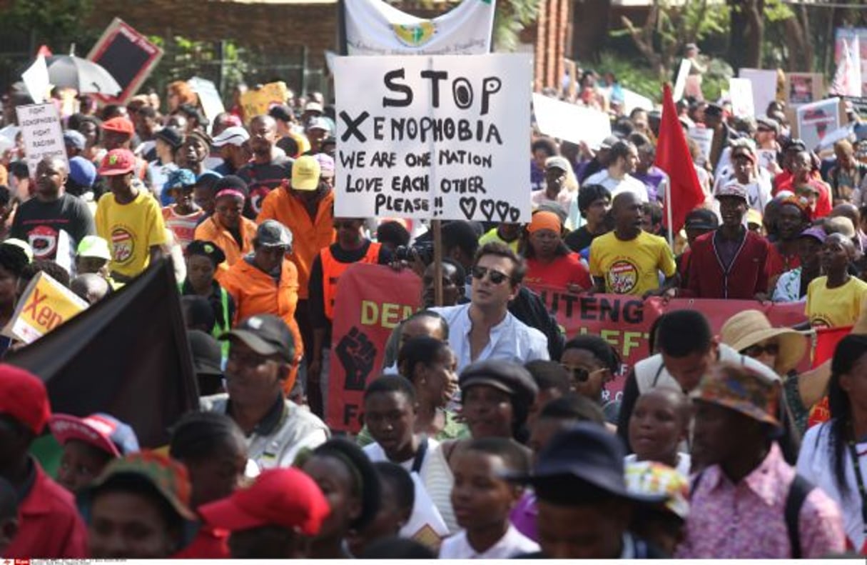 Manifestation antiraciste à Johannesburg le 23 avril 2015, après une attaque contre des immigrés ayant fait 7 morts. © Denis Farrell/AP/SIPA