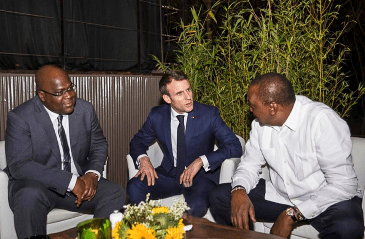 Félix Tshisekedi (à gauche), Emmanuel Macron et Uhuru Kenyatta, au Kenya, le 13 mars 2019. © PRKenya