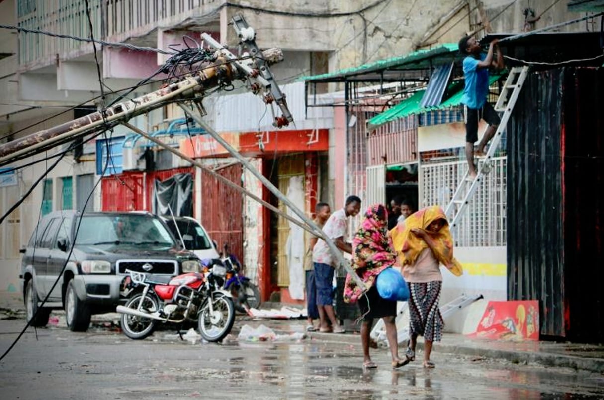 Une rue de Beira, le 17 mars 2019, au lendemain du passage du cyclone Idai. © ADRIEN BARBIER/AFP