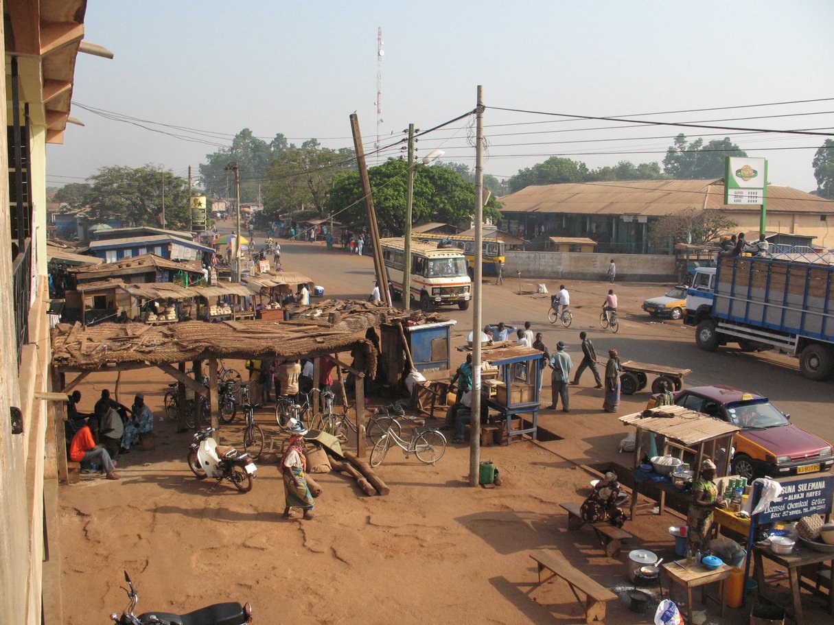 Une route de la ville de Yendi, au Ghana. © WikimediaCommons