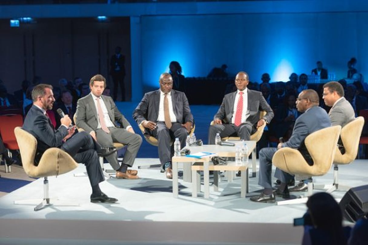Panel « Infrastructures et financements locaux » au Africa CEO Forum, le 26 mars à Kigali. © Africa CEO Forum