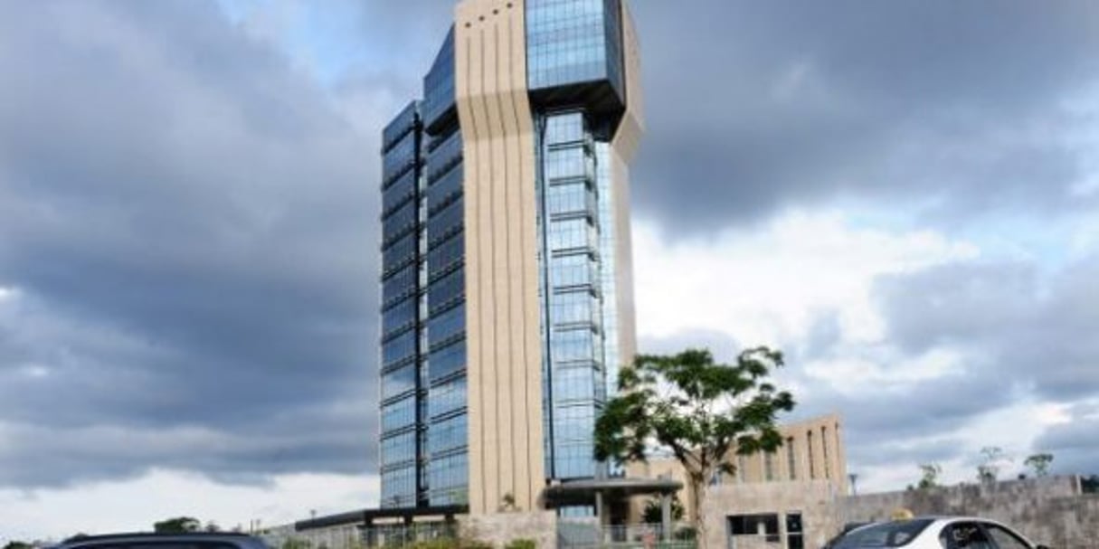 Immeuble de la Banque des Etats d’Afrique Centrale (BEAC) à Libreville. © David IGNASZEWESKI pour Jeune Afrique