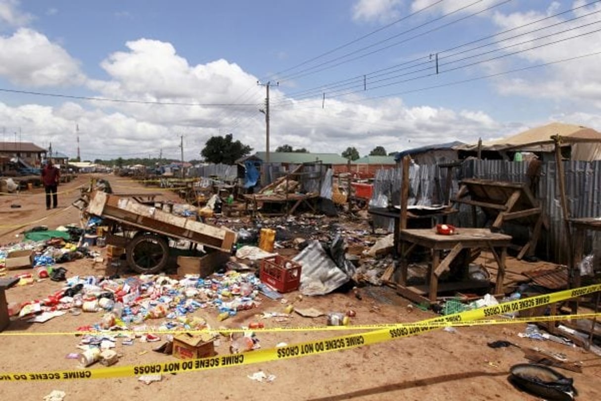 Après un attentat sur le marché de Kuje, à Abuja, le 3 octobre 2015. © Afolabi Sotunde/REUTERS