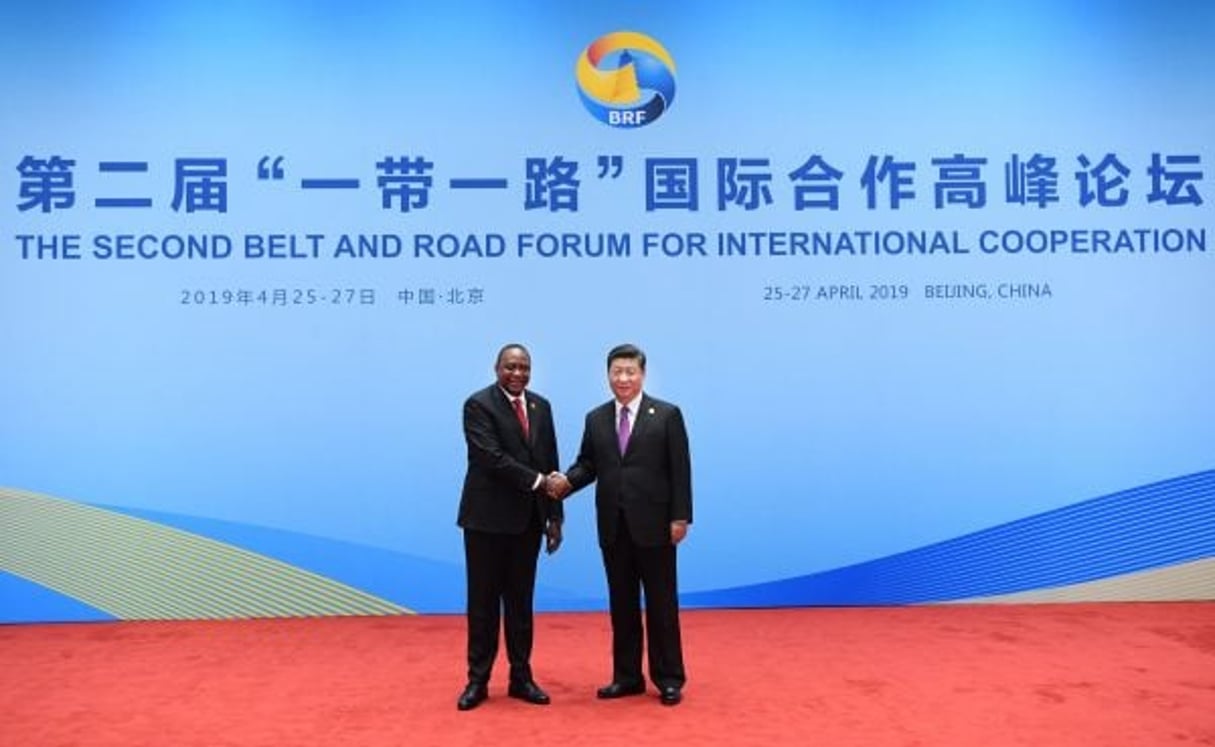 Le président kényan Uhuru Kenyatta et Xi Jinping, président chinois, à Pekin lors du second Belt and Road Forum for International Cooperation, le 27 avril 2019. © CHINE NOUVELLE/SIPA/1904281520