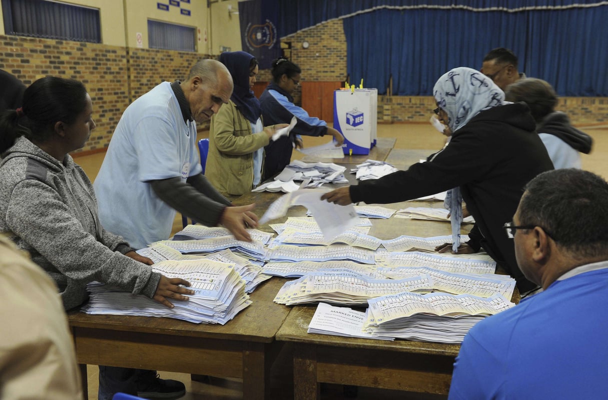 Lors du dépouillement des votes à Cape Town, le 8 mai 2019. © Nasief Manie/AP/SIPA