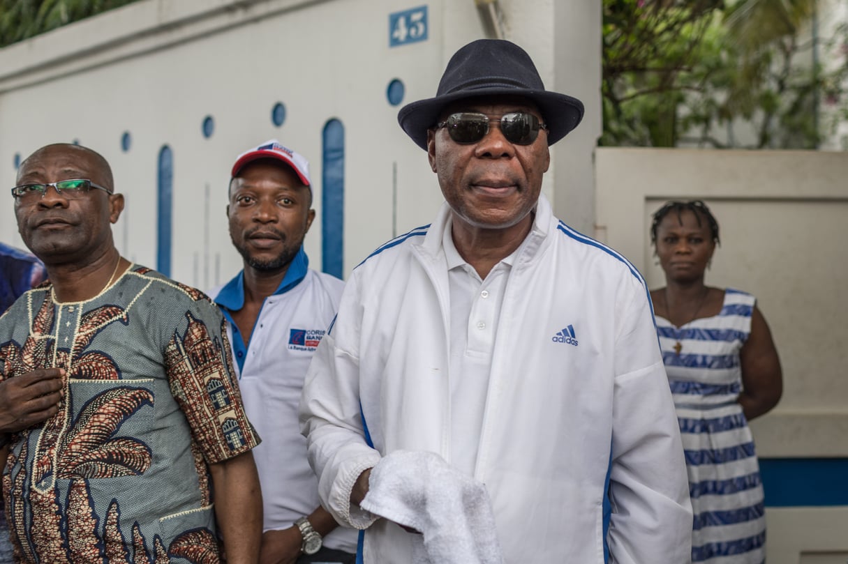 Thomas Boni Yayi, le 19 avril 2019 devant le domicile de l’ancien président  Nicéphore Soglo, à Cotonou. © YANICK FOLLY/AFP