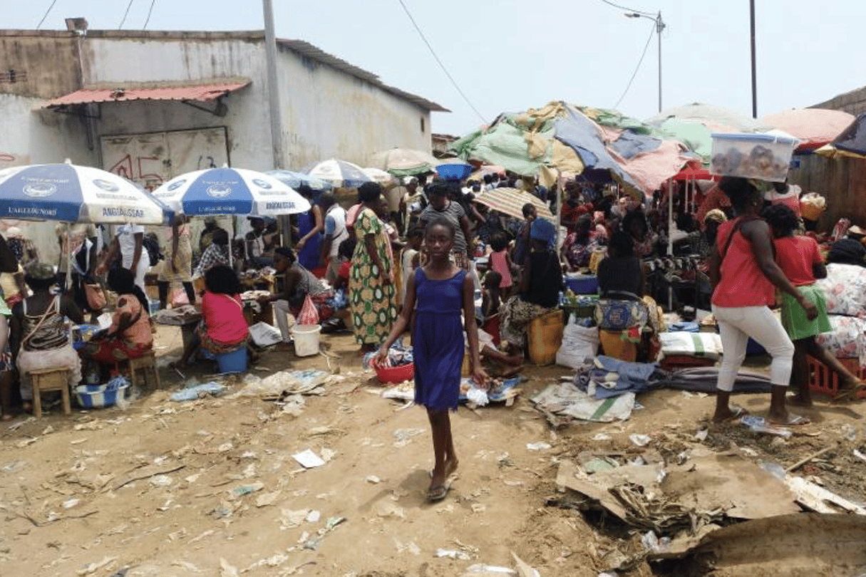 Le marché de Buracos, à Cabinda, dans le nord de l’Angola, le 9 avril 2019. © AFP / Daniel Garelo Pensador