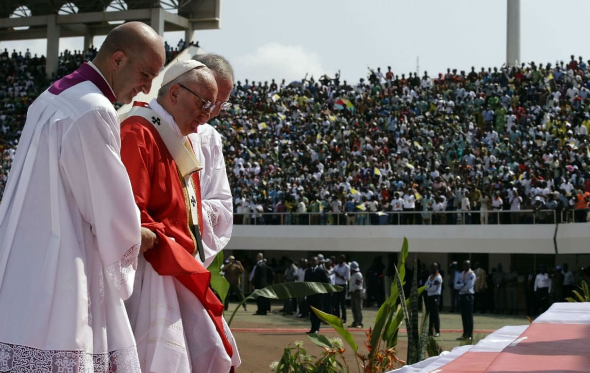 Le pape François, lors de sa visite à Bangui, le 30 novembre 2015. © Andrew Medichini/AP/SIPA